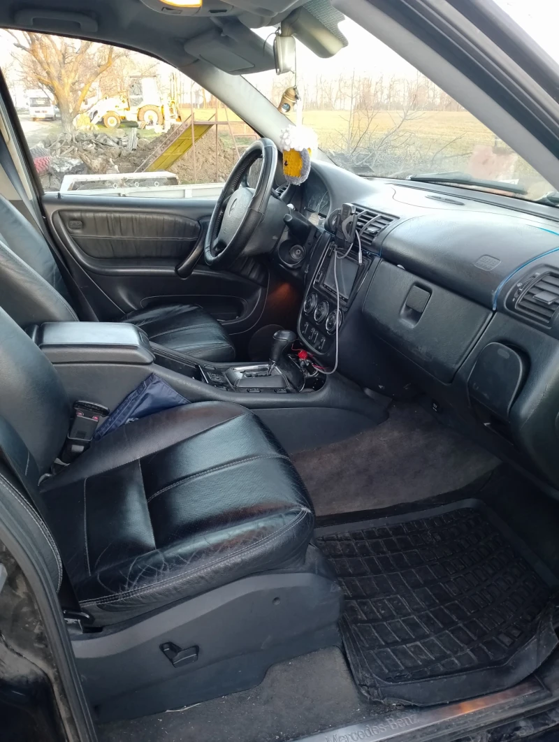 Mercedes-Benz ML 270, снимка 8 - Автомобили и джипове - 49018504