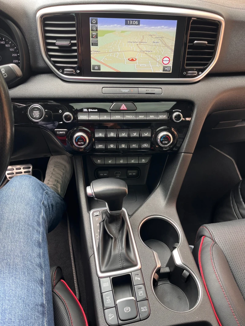 Kia Sportage, снимка 11 - Автомобили и джипове - 52649065