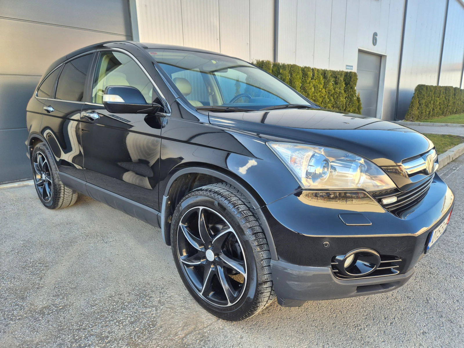 Honda Cr-v 2.0i Avtomat koja navi Panorama Швейцария , снимка 3 - Автомобили и джипове - 53747111