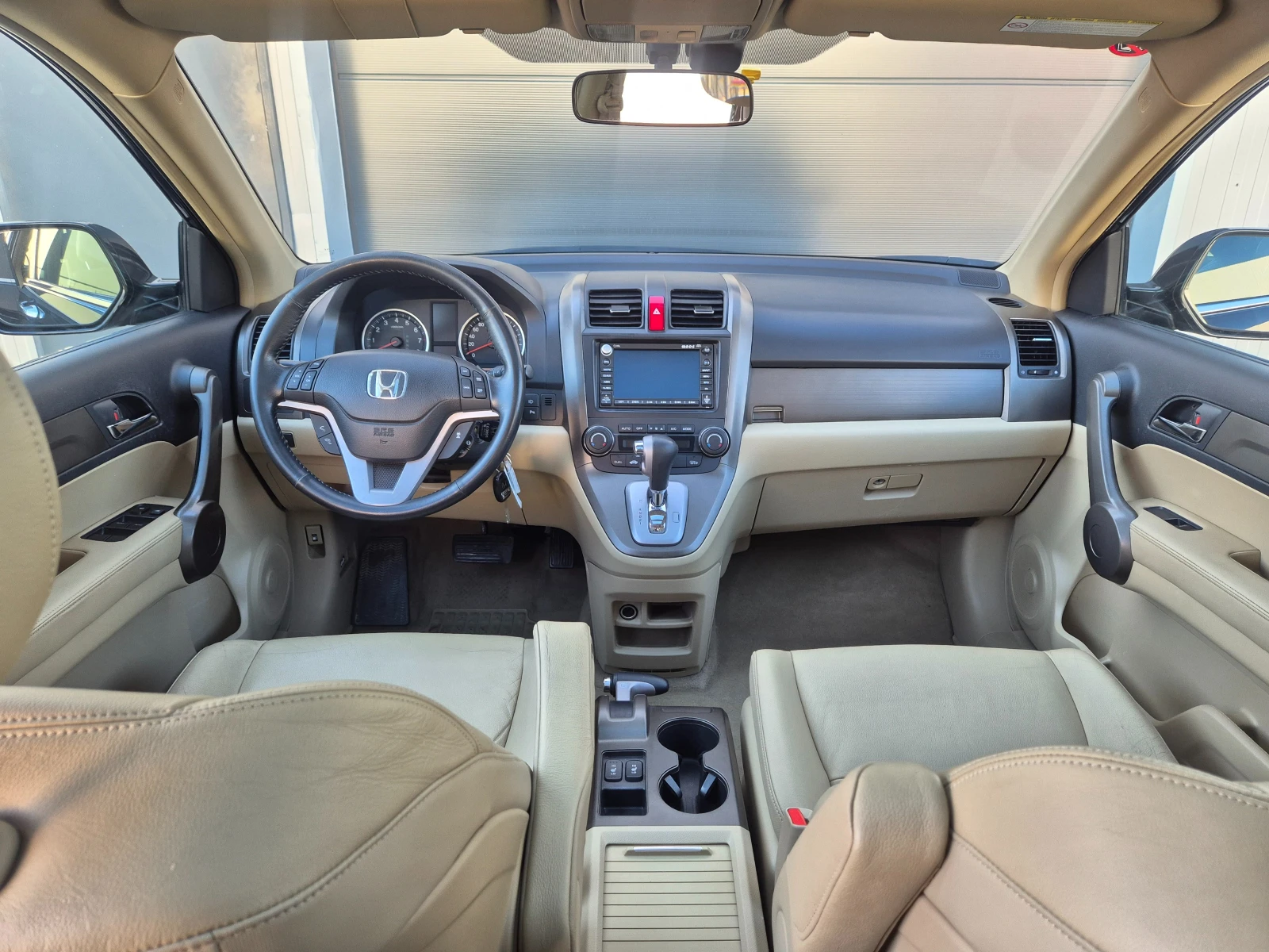 Honda Cr-v 2.0i Avtomat koja navi Panorama Швейцария , снимка 12 - Автомобили и джипове - 53747111