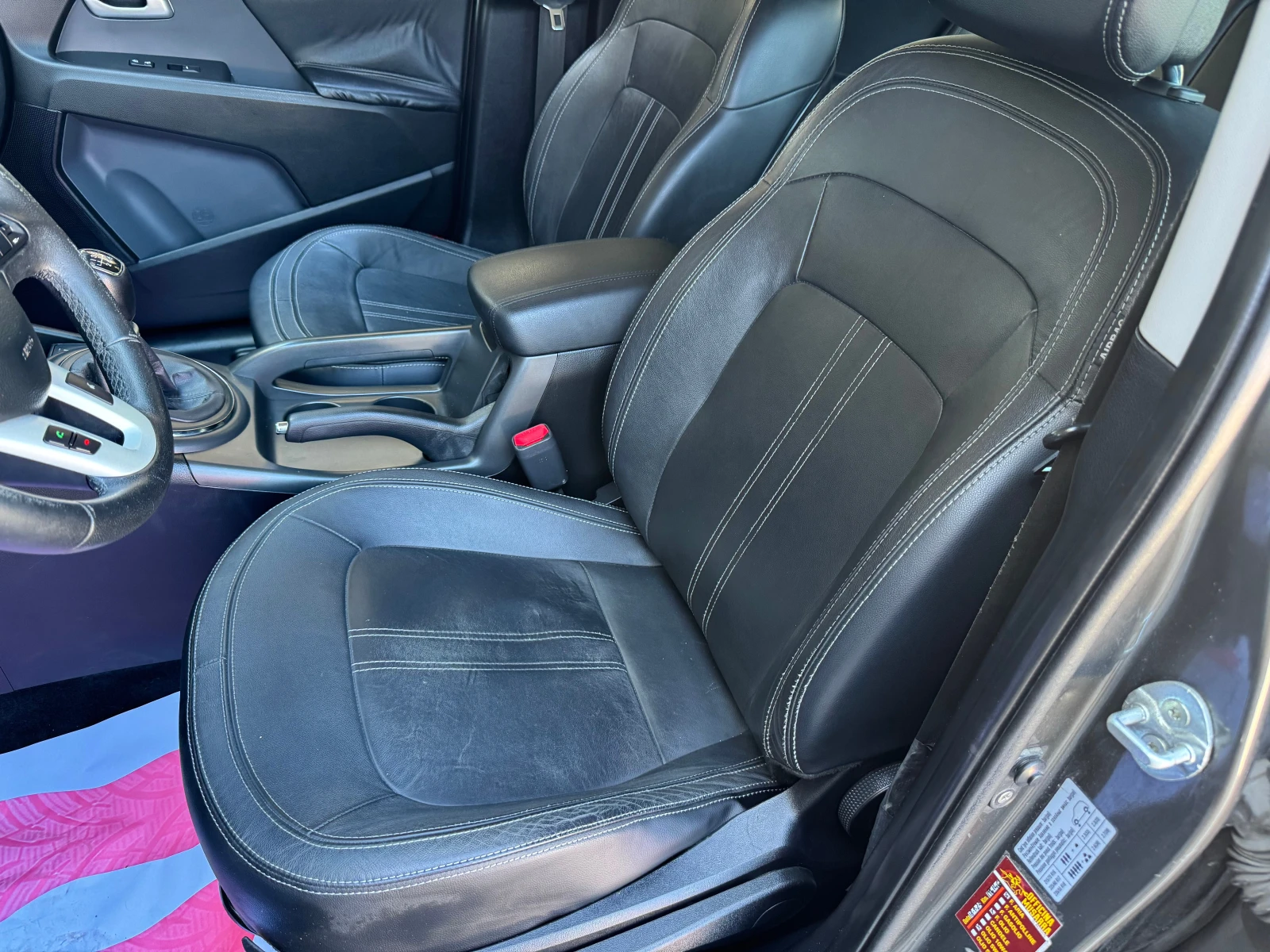 Kia Sportage DIESEL 4X4, снимка 7 - Автомобили и джипове - 54149905