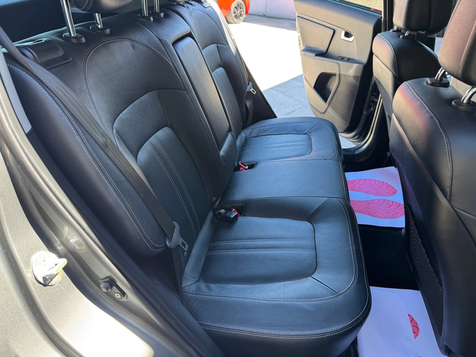 Kia Sportage DIESEL 4X4, снимка 9 - Автомобили и джипове - 54149905