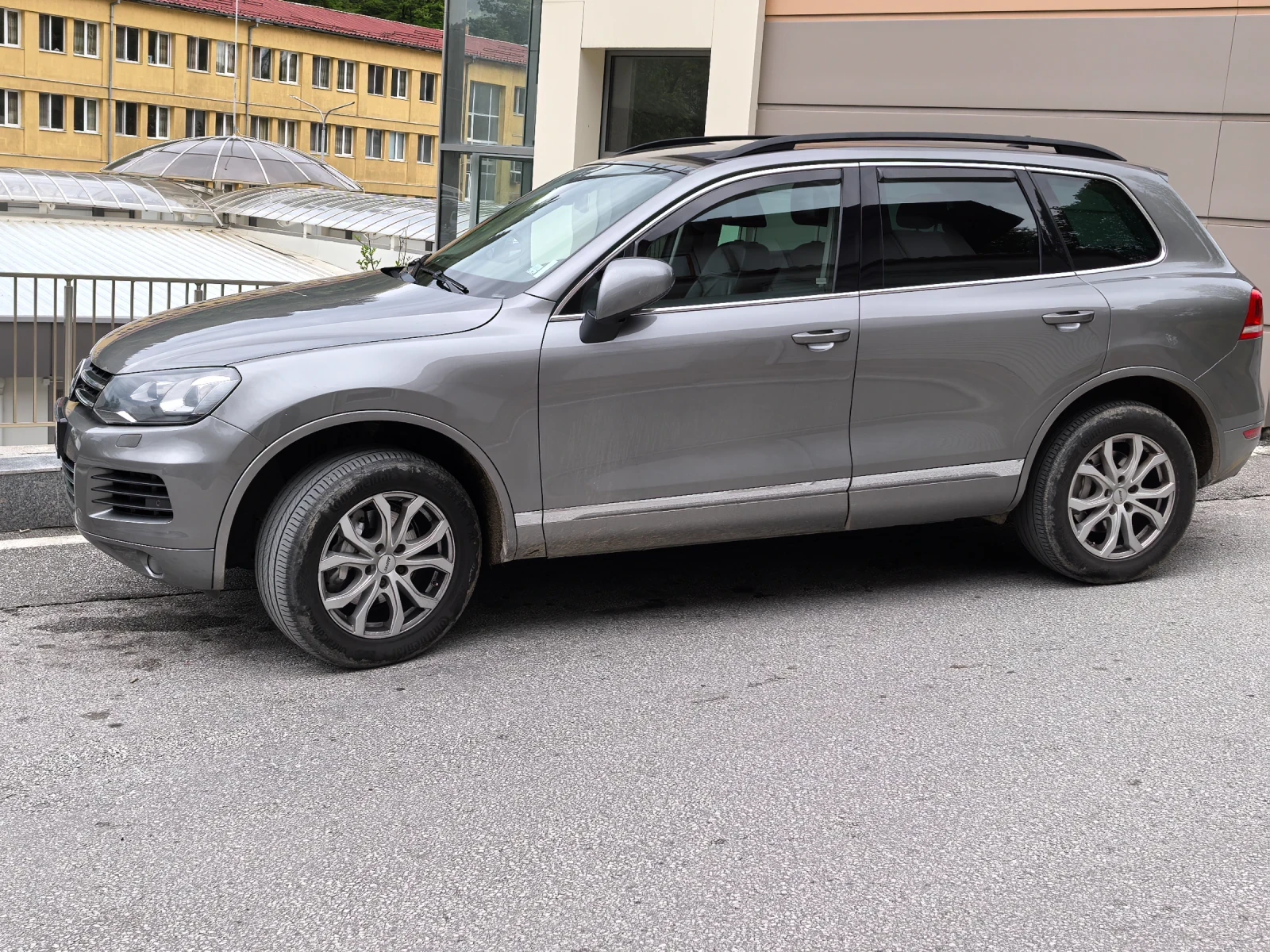 VW Touareg, снимка 8 - Автомобили и джипове - 54645091