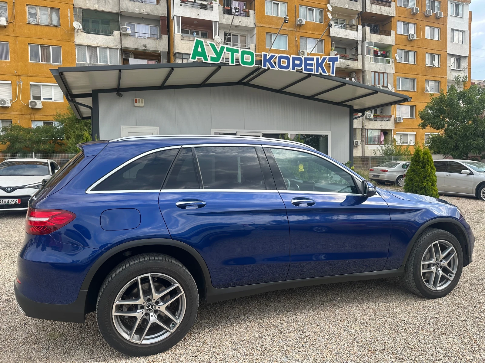 Mercedes-Benz GLC 300 300i КАТО НОВА, снимка 8 - Автомобили и джипове - 55811447
