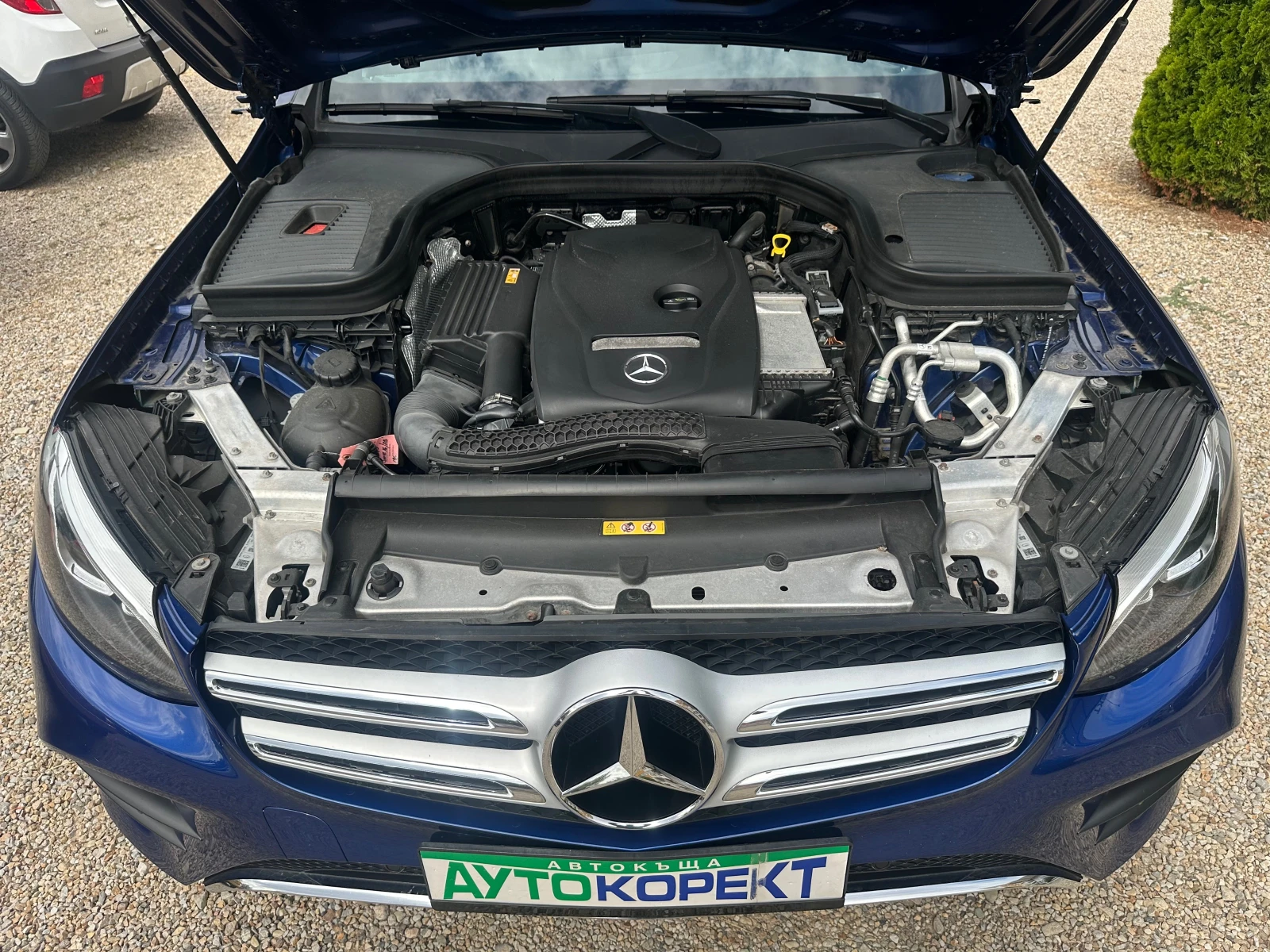Mercedes-Benz GLC 300 300i КАТО НОВА, снимка 17 - Автомобили и джипове - 55811447