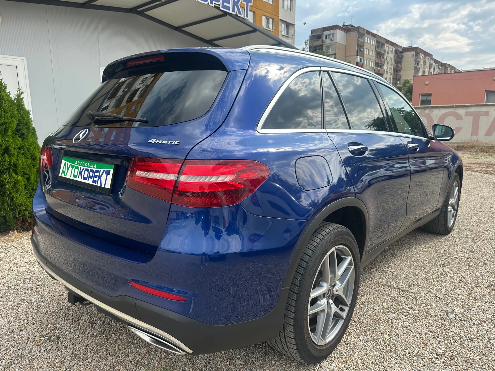Mercedes-Benz GLC 300 300i КАТО НОВА, снимка 7 - Автомобили и джипове - 55811447