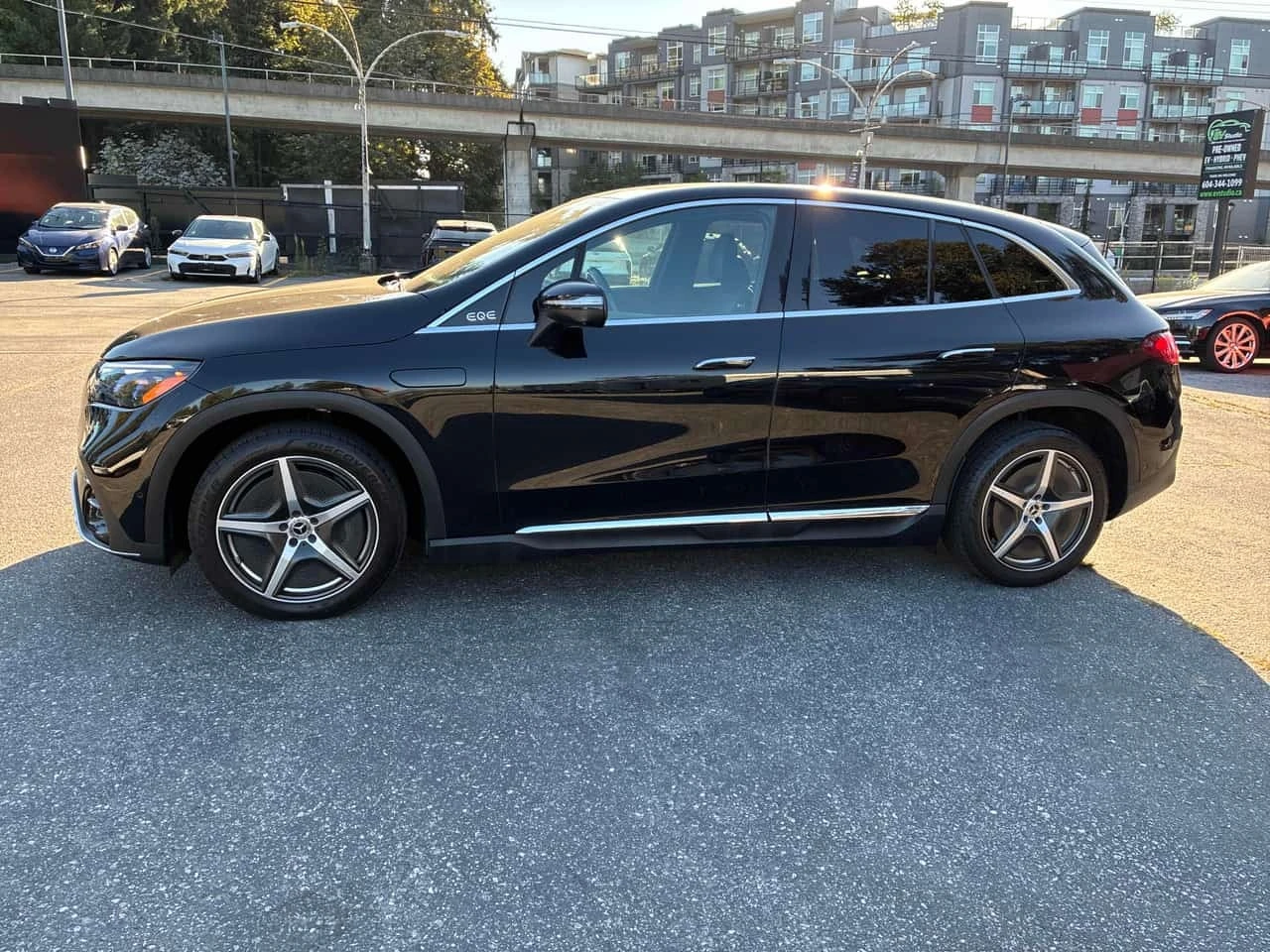 Mercedes-Benz EQE 500 4MATIC | CARFAX | БЕЗ ИНЦИДЕНТИ , снимка 5 - Автомобили и джипове - 56182501