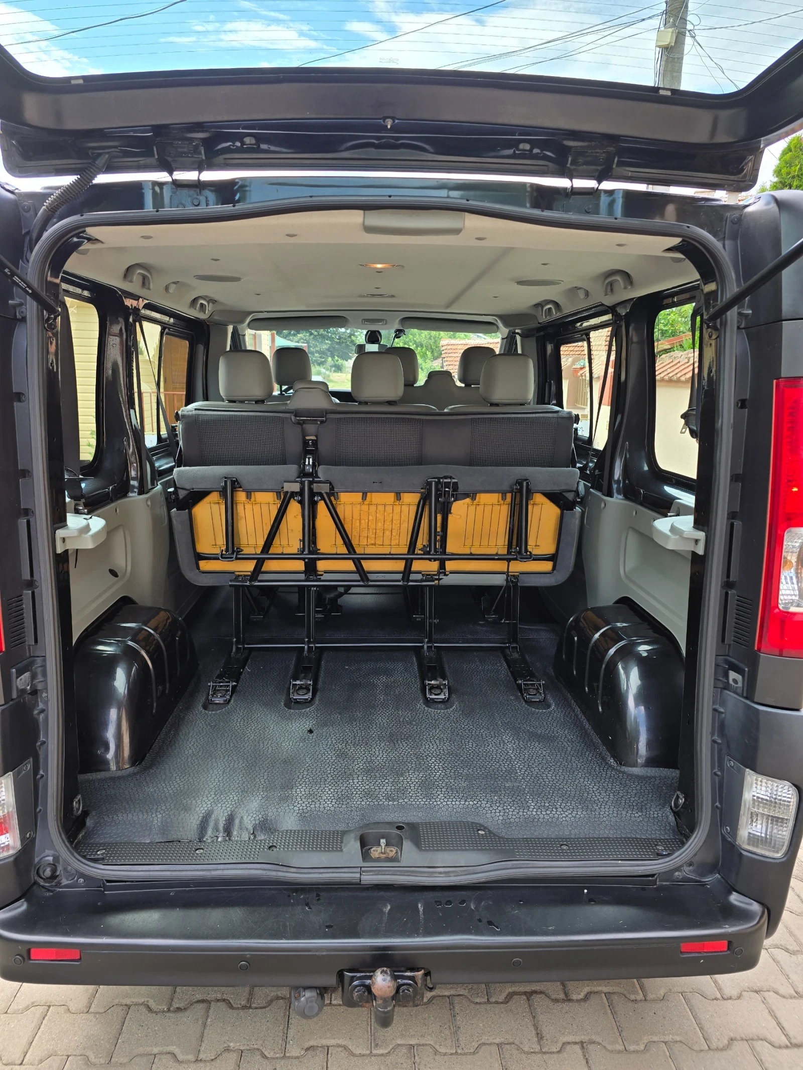 Opel Vivaro, снимка 7 - Бусове и автобуси - 55249750