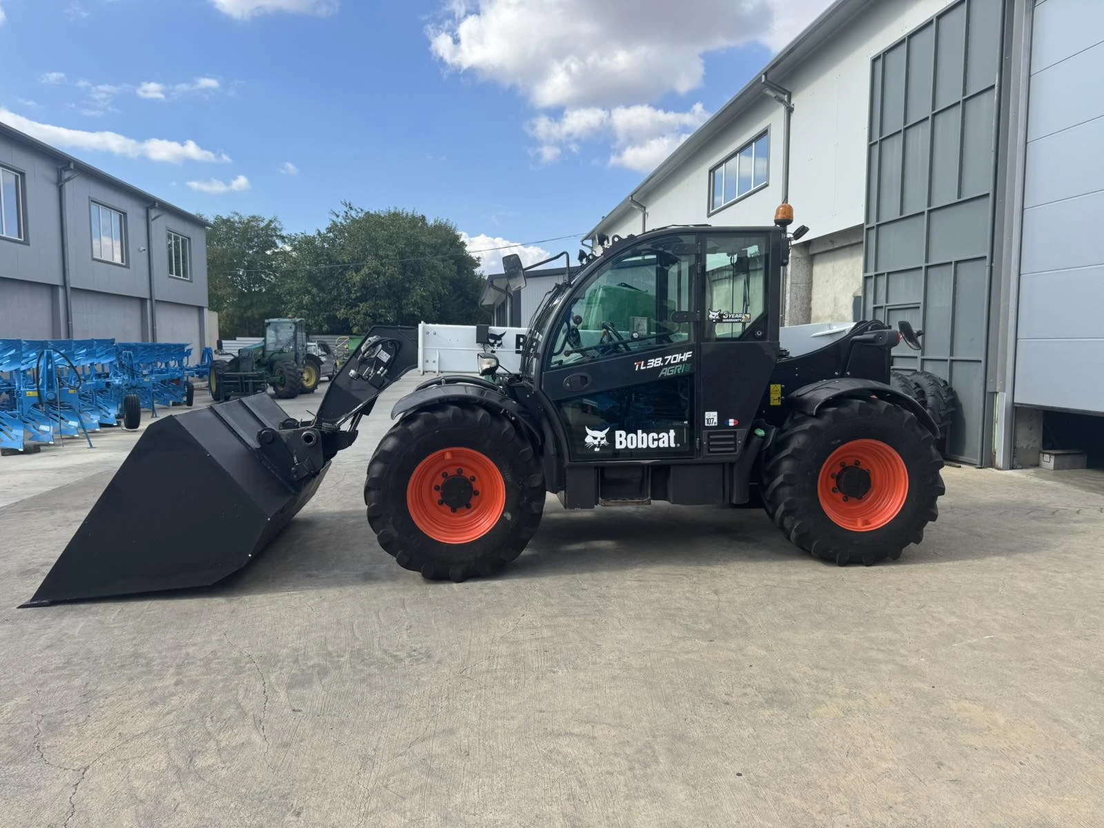 Телескопичен товарач Bobcat TL38.70HF - лизинг - изображение 4
