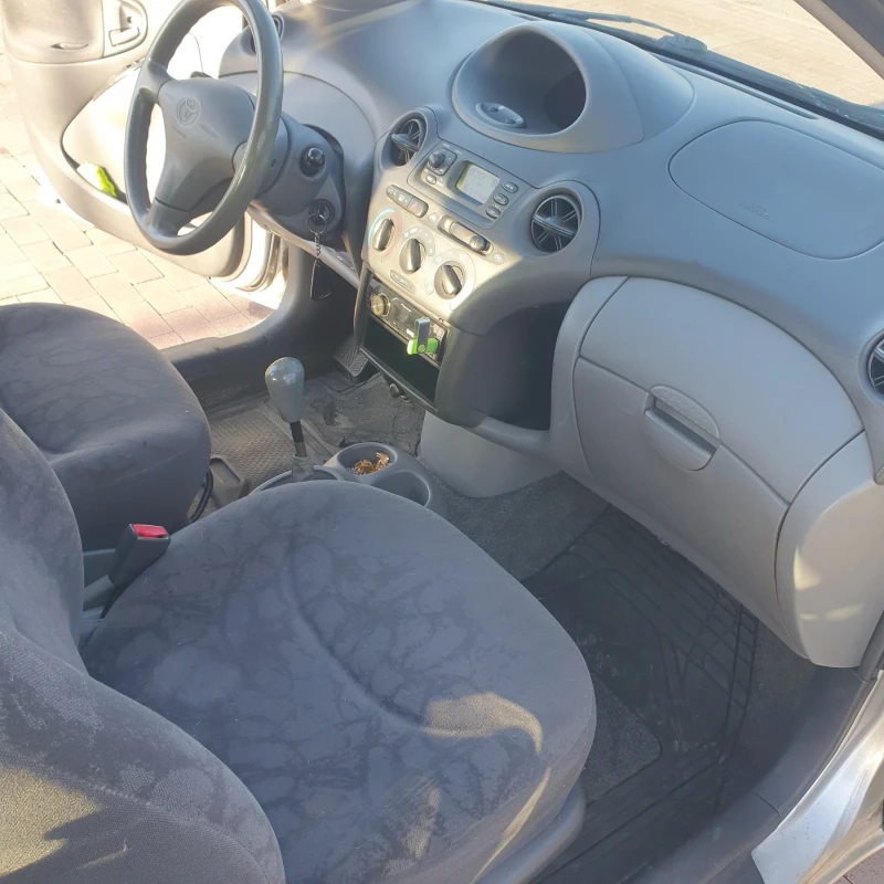 Toyota Yaris, снимка 14 - Автомобили и джипове - 47792611