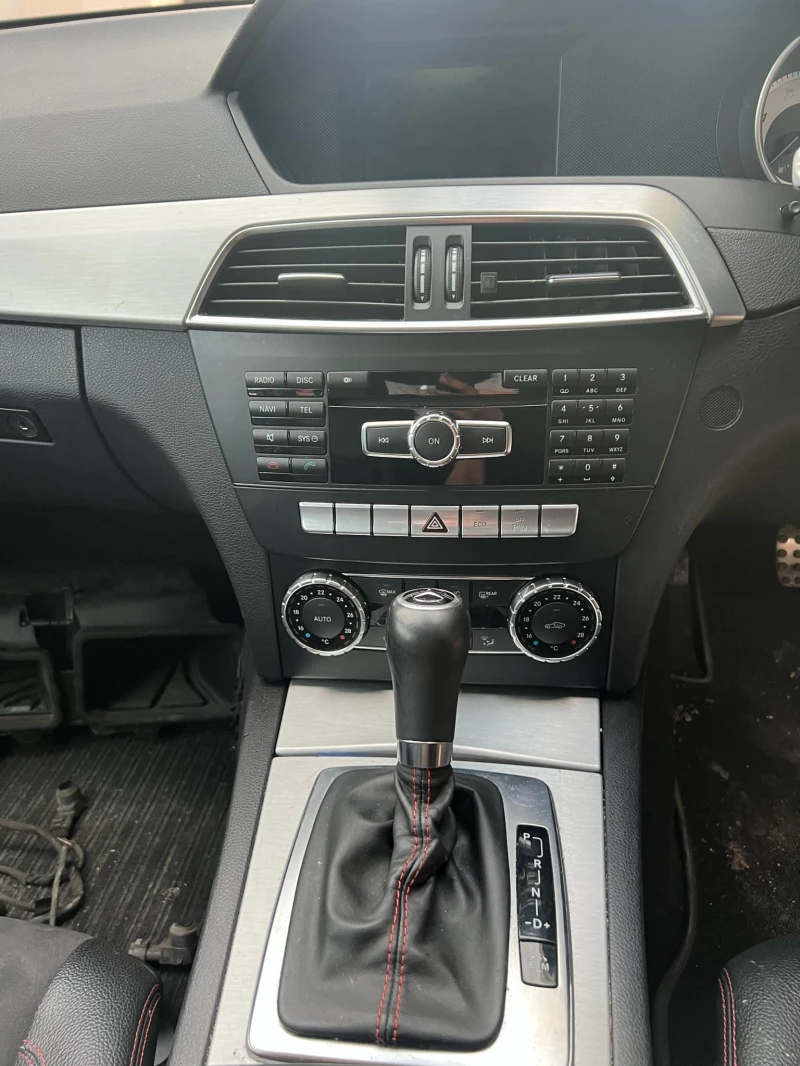 Mercedes-Benz C 250 AMG optic, снимка 10 - Автомобили и джипове - 52189336