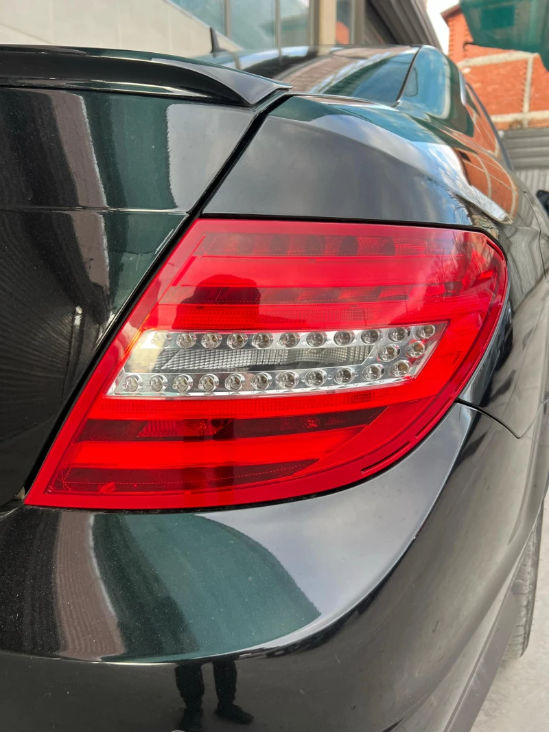 Mercedes-Benz C 250 AMG optic, снимка 7 - Автомобили и джипове - 52189336