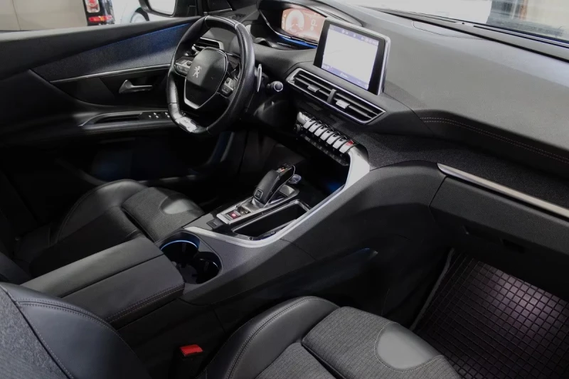 Peugeot 3008 GT Line 1.6 бензин турбо , снимка 11 - Автомобили и джипове - 52305382