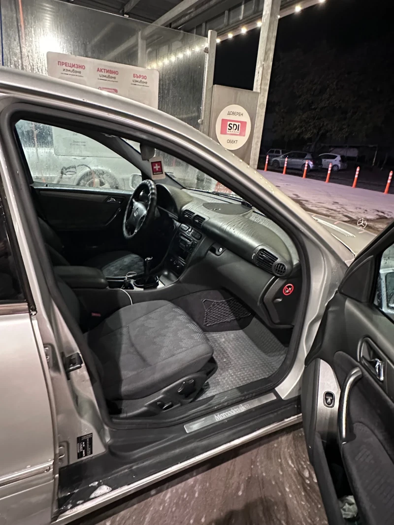 Mercedes-Benz C 200, снимка 7 - Автомобили и джипове - 52418008