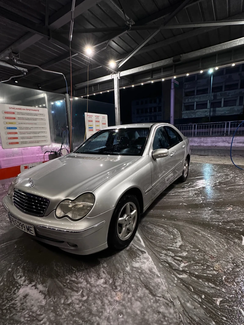 Mercedes-Benz C 200, снимка 2 - Автомобили и джипове - 52418008