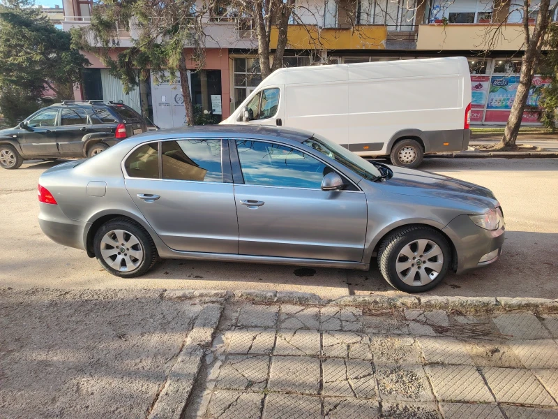Skoda Superb, снимка 6 - Автомобили и джипове - 52948559