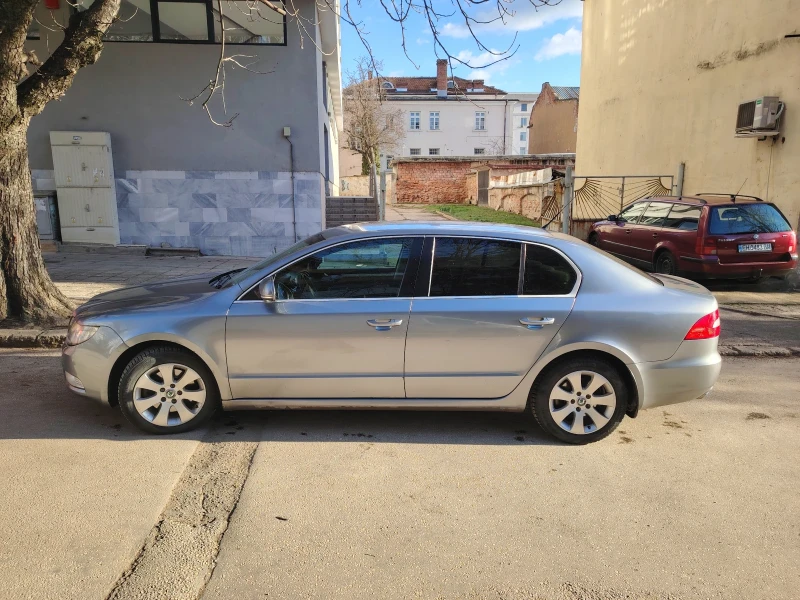 Skoda Superb, снимка 7 - Автомобили и джипове - 52948559