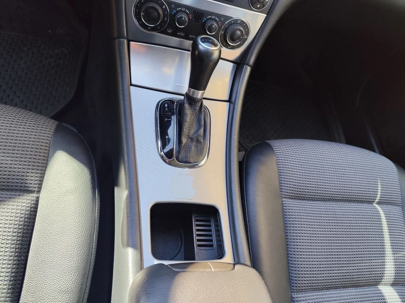 Mercedes-Benz C 220 Avantgarde, снимка 4 - Автомобили и джипове - 53234223