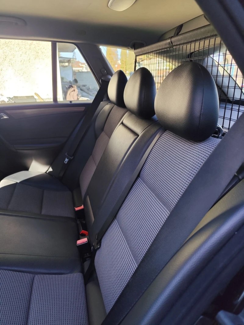 Mercedes-Benz C 220 Avantgarde, снимка 7 - Автомобили и джипове - 53234223