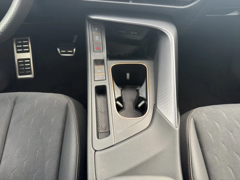 Cupra Terramar 1.5eTSI/150HP/MHEV/HUD/360/MEMO/DSG/CPLAY/ACC/767g, снимка 11 - Автомобили и джипове - 53384663