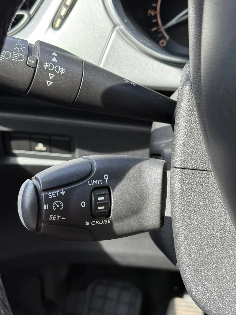 Citroen DS3 1.4 Бензин, снимка 8 - Автомобили и джипове - 53580429