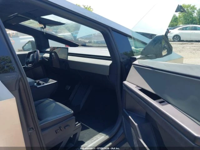 Tesla Cybertruck, снимка 7 - Автомобили и джипове - 55702883