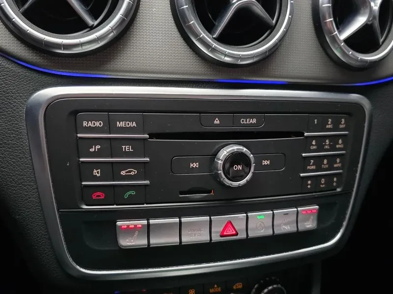 Mercedes-Benz CLA 250 4Matic, снимка 16 - Автомобили и джипове - 55738573