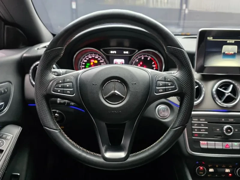 Mercedes-Benz CLA 250 4Matic, снимка 13 - Автомобили и джипове - 55738573