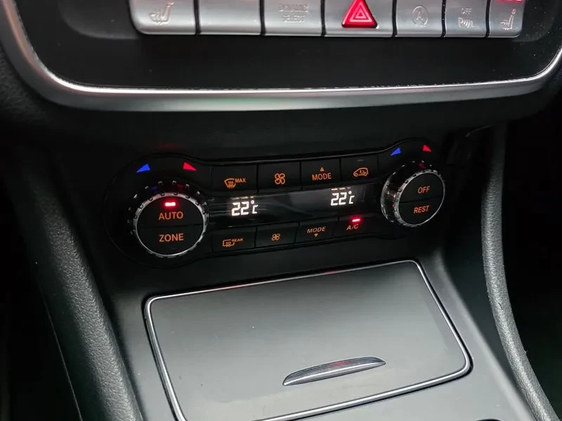 Mercedes-Benz CLA 250 4Matic, снимка 17 - Автомобили и джипове - 55738573