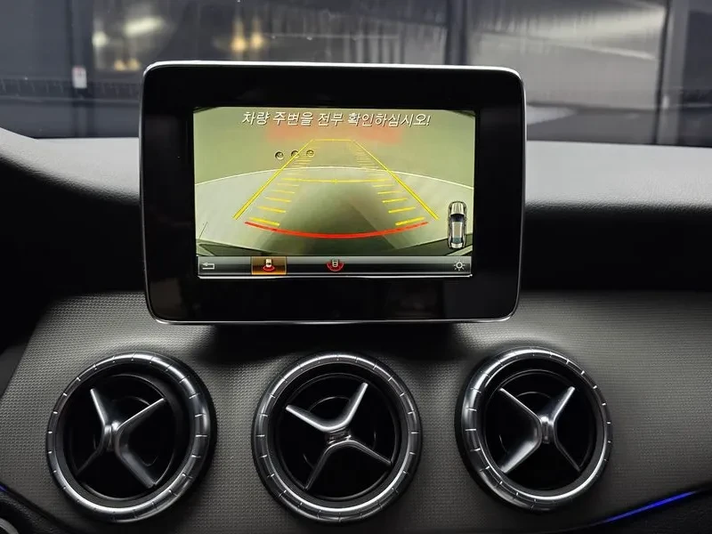 Mercedes-Benz CLA 250 4Matic, снимка 15 - Автомобили и джипове - 55738573