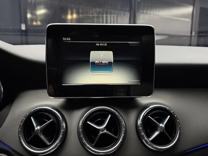 Mercedes-Benz CLA 250 4Matic, снимка 14 - Автомобили и джипове - 55738573
