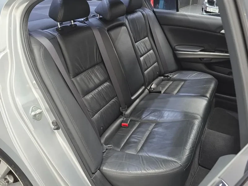 Honda Accord 2.4 8Th Generation, снимка 12 - Автомобили и джипове - 56020368