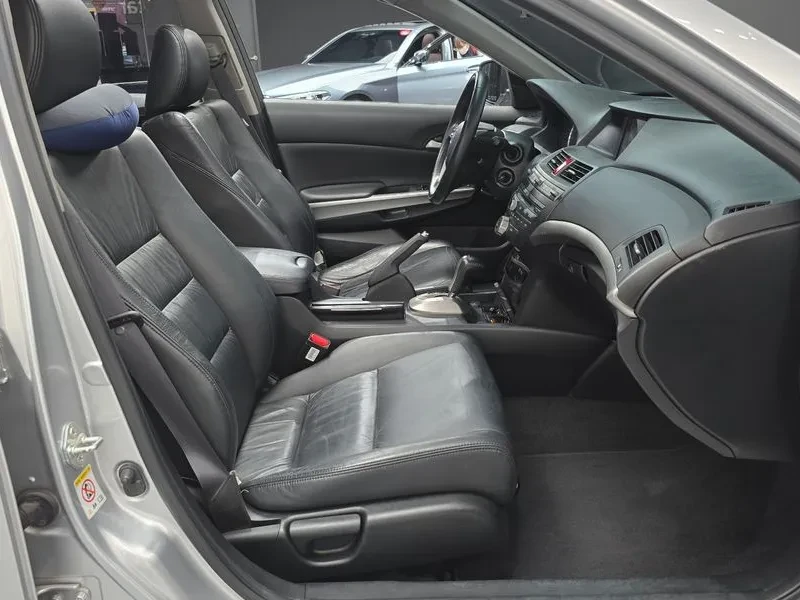 Honda Accord 2.4 8Th Generation, снимка 11 - Автомобили и джипове - 56020368
