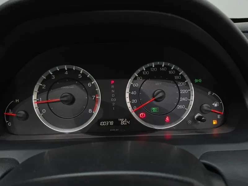 Honda Accord 2.4 8Th Generation, снимка 8 - Автомобили и джипове - 56020368