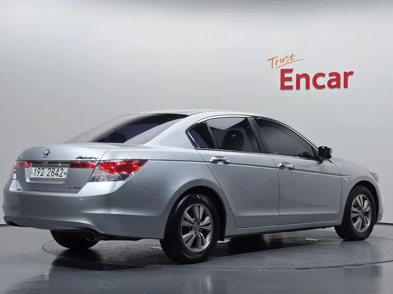 Honda Accord 2.4 8Th Generation, снимка 2 - Автомобили и джипове - 56020368