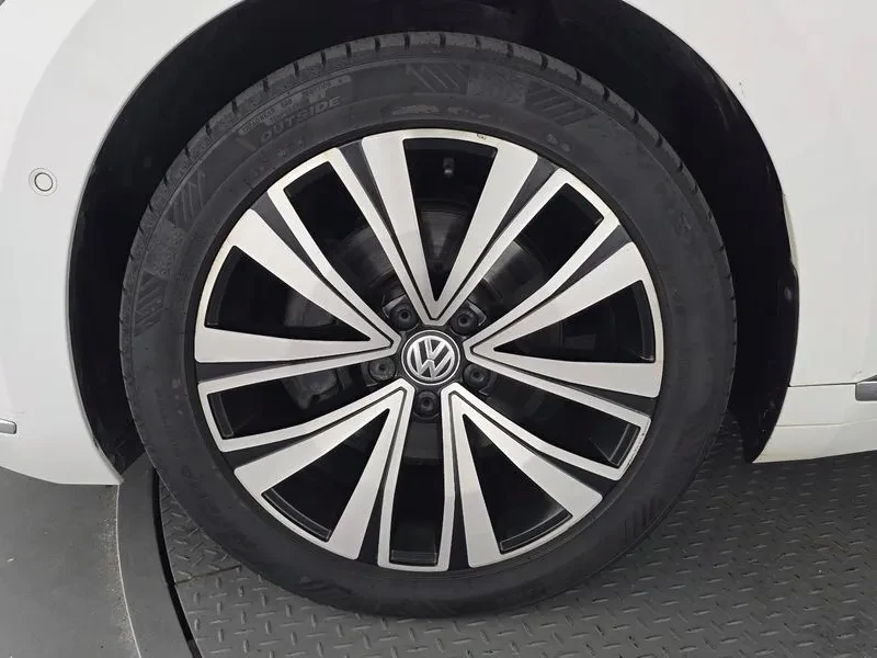 VW Arteon 2.0 Tdi Premium, снимка 10 - Автомобили и джипове - 56652210