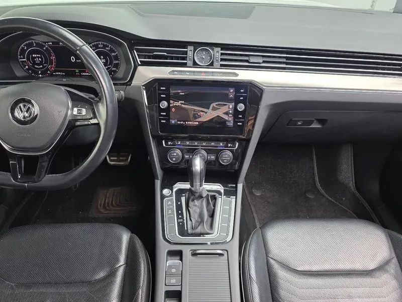 VW Arteon 2.0 Tdi Premium, снимка 13 - Автомобили и джипове - 56652210