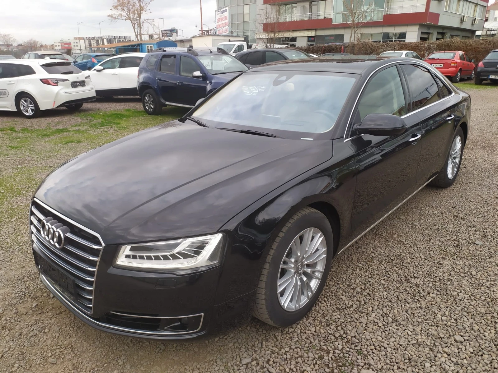 Audi A8 4.0TFSI V8quattro435к.с - изображение 2