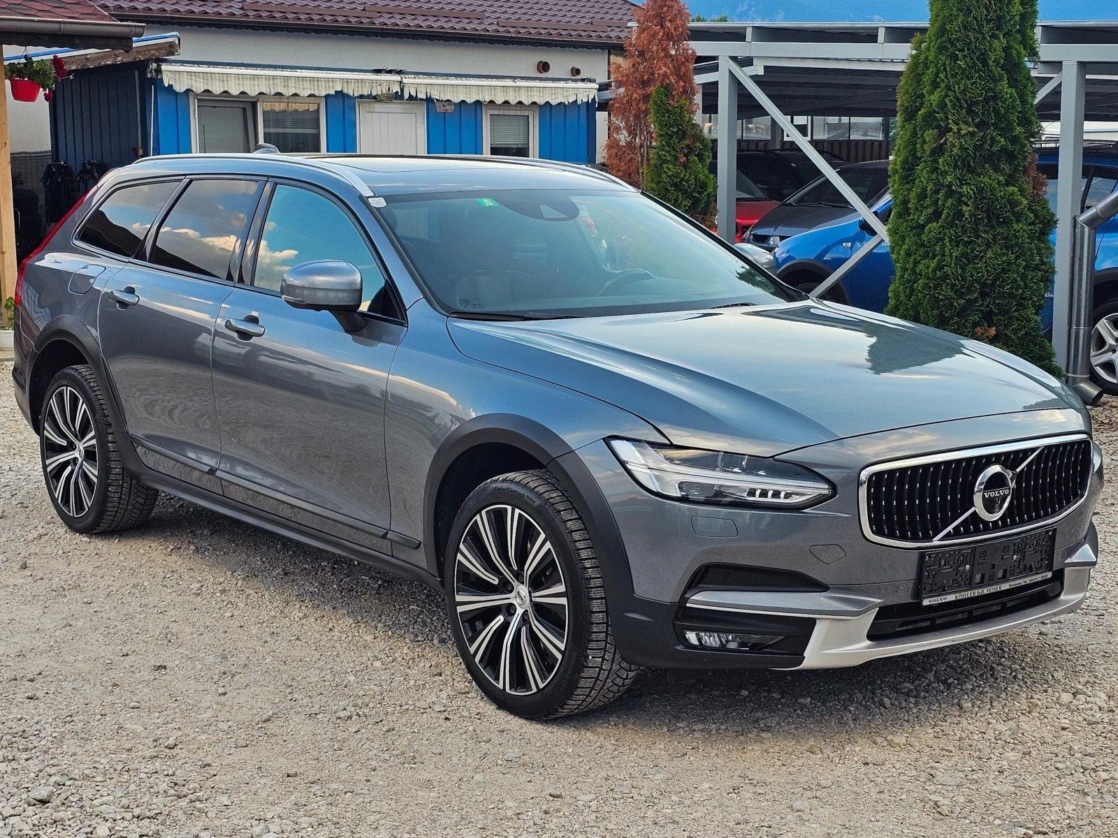 Volvo V90 Cross Country 2.0D 235кс AWD ! ! РЕАЛНИ КИЛОМЕТРИ  - изображение 2