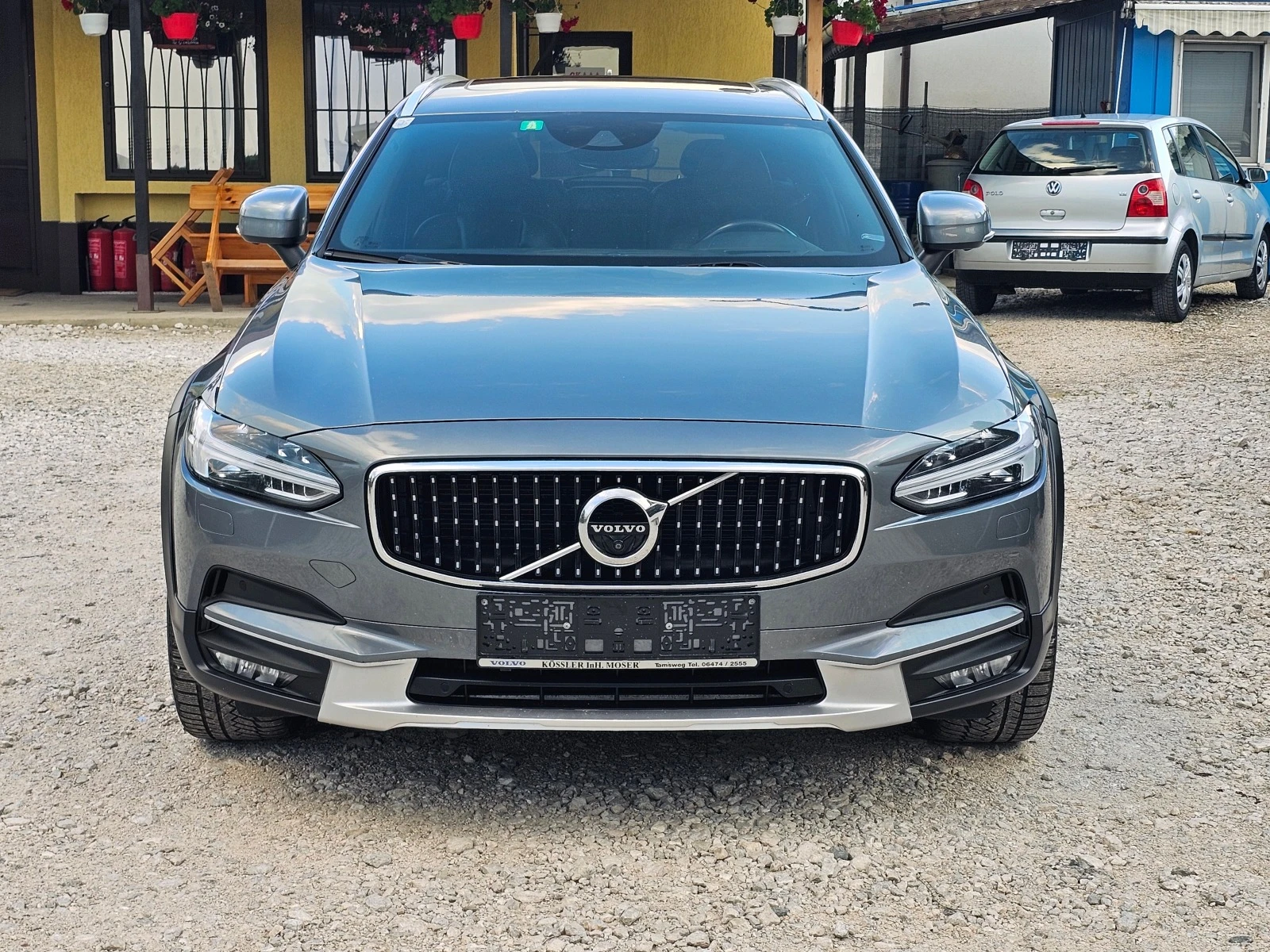 Volvo V90 Cross Country 2.0D 235кс AWD ! ! РЕАЛНИ КИЛОМЕТРИ  - изображение 3