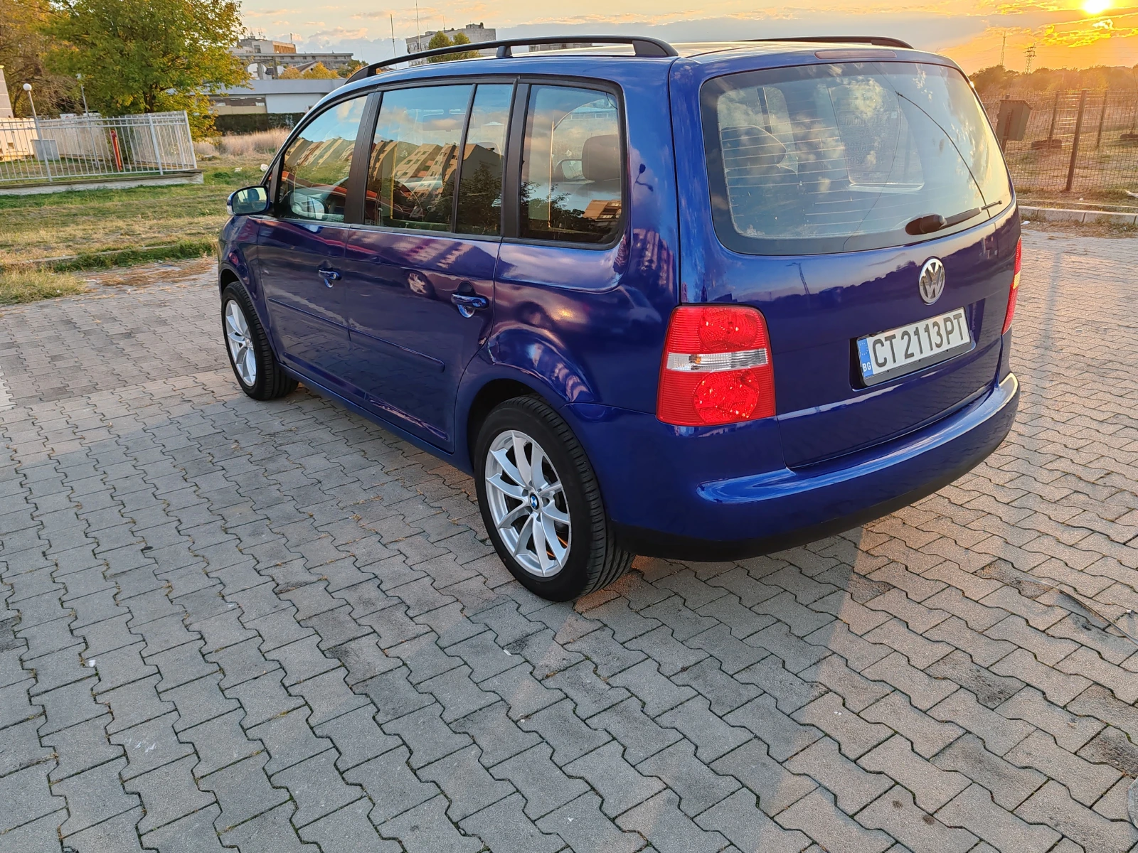 VW Touran 1.9 TDi, 105 к.с. - изображение 4