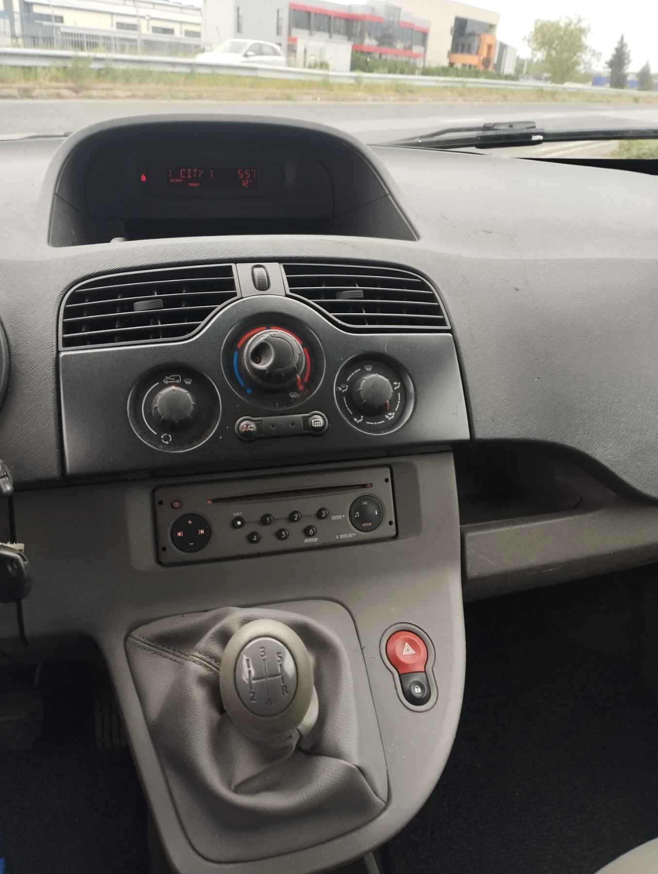 Renault Kangoo 1.6 106к.с.клима - изображение 7