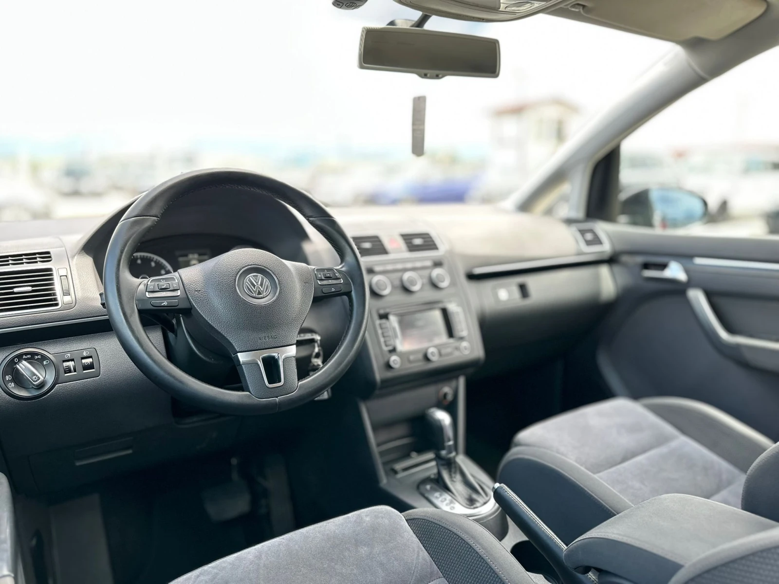 VW Touran / 1.4 TSI / AUTOMAT / HIGHLINE / ECOFUEL / EURO 5  - изображение 9