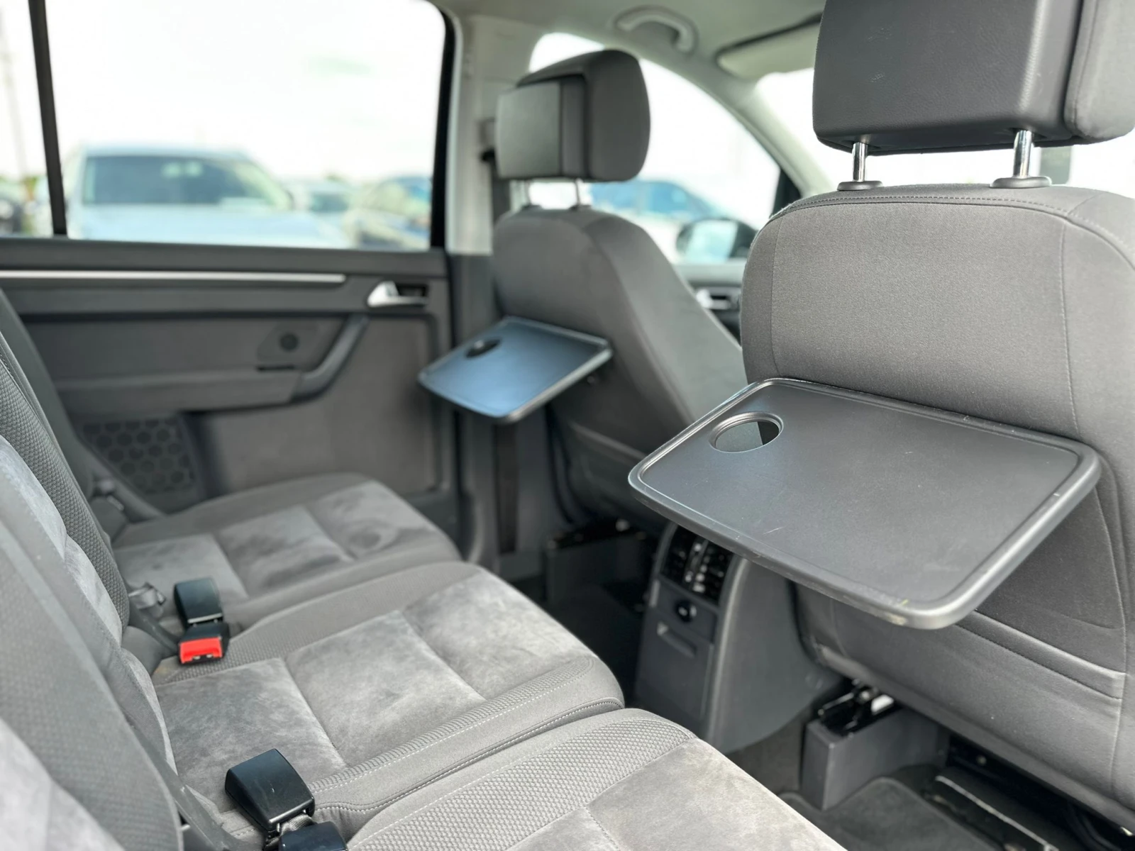 VW Touran / 1.4 TSI / AUTOMAT / HIGHLINE / ECOFUEL / EURO 5  - изображение 10