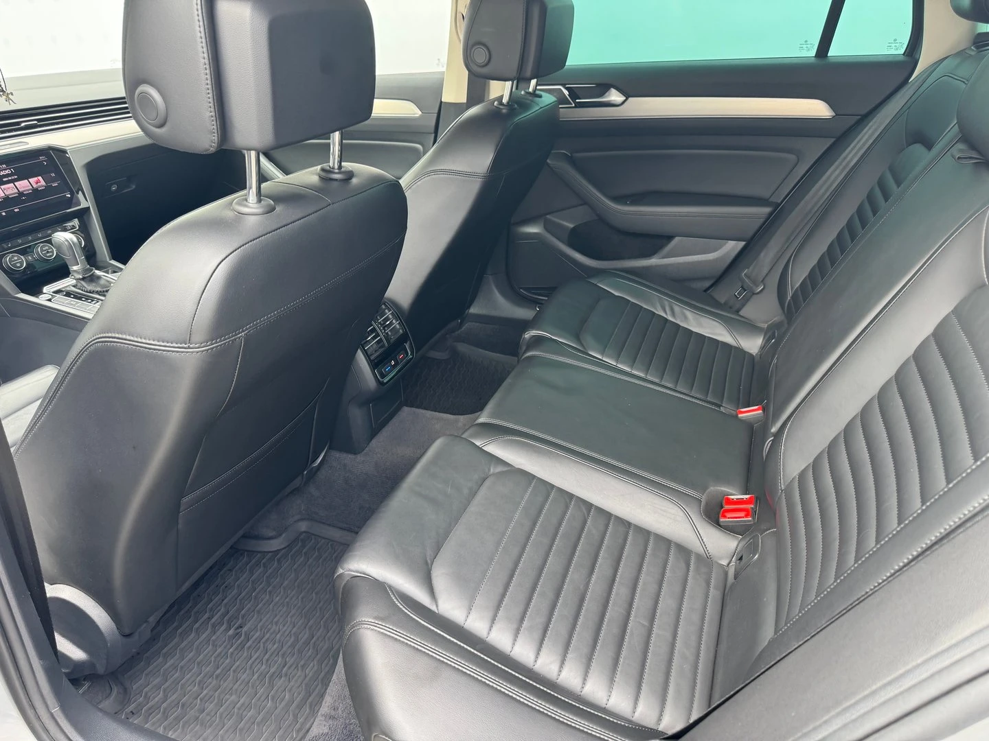 VW Passat HL 2.0TDI SCR BMT 4MOTION - изображение 8