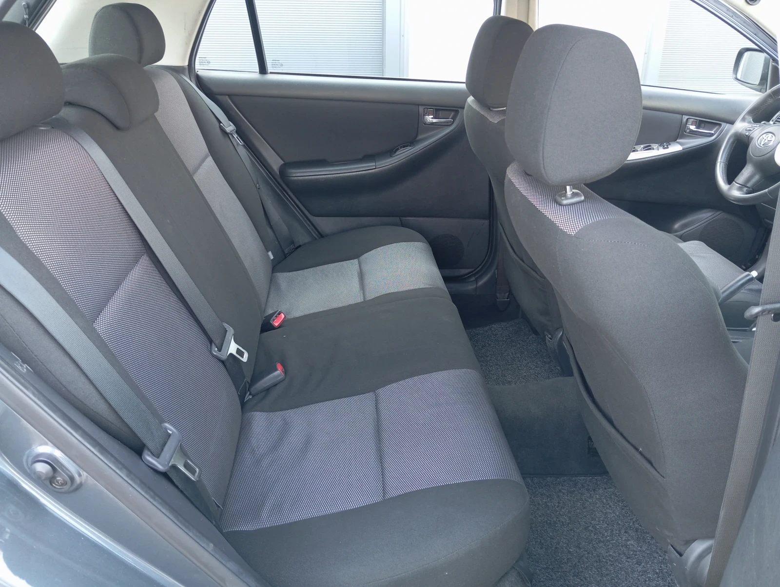 Toyota Corolla Avtomat - изображение 10