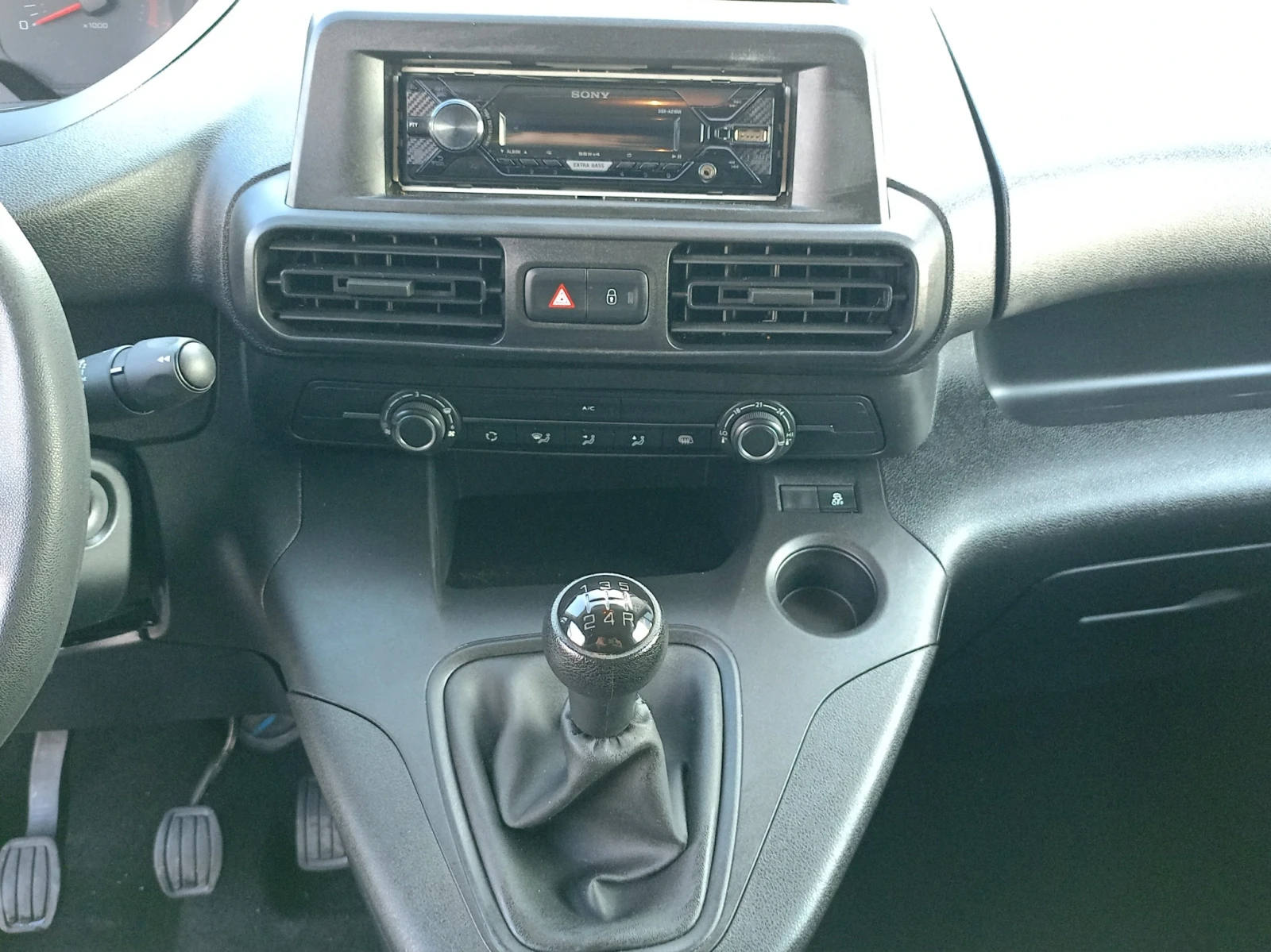 Peugeot Partner Standard 1000 PRO 1.6 BlueHDI 100 BVM5 6.1, снимка 11 - Автомобили и джипове - 53762971