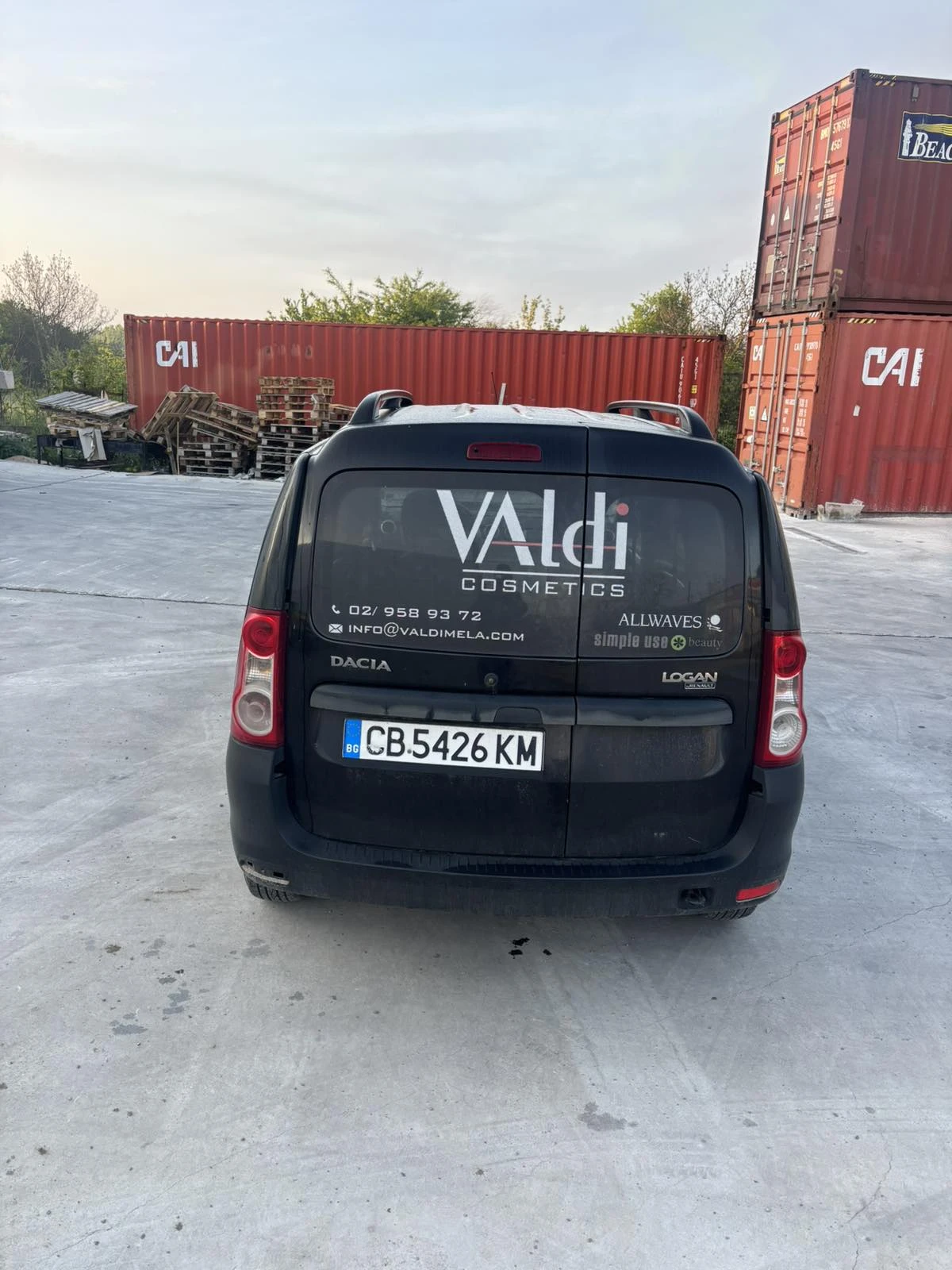 Dacia Logan, снимка 3 - Автомобили и джипове - 54546538