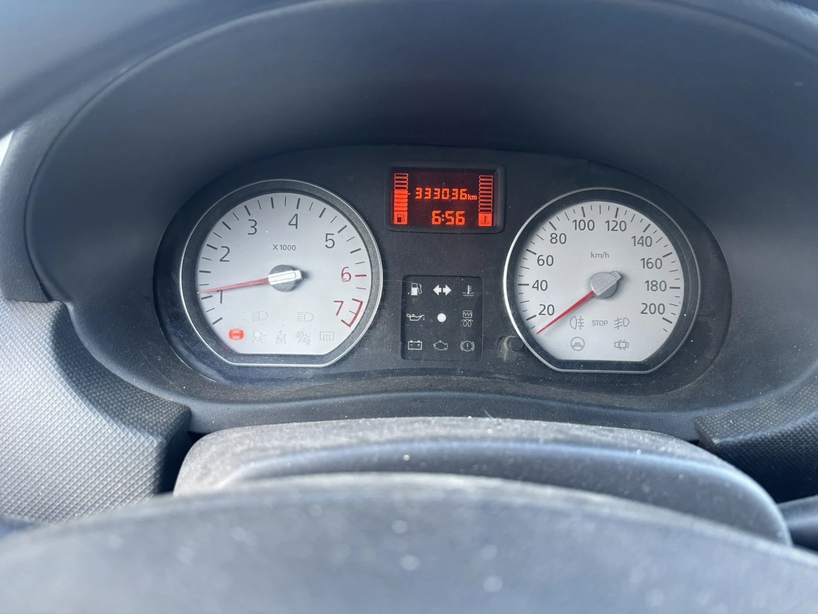 Dacia Logan, снимка 5 - Автомобили и джипове - 54546538