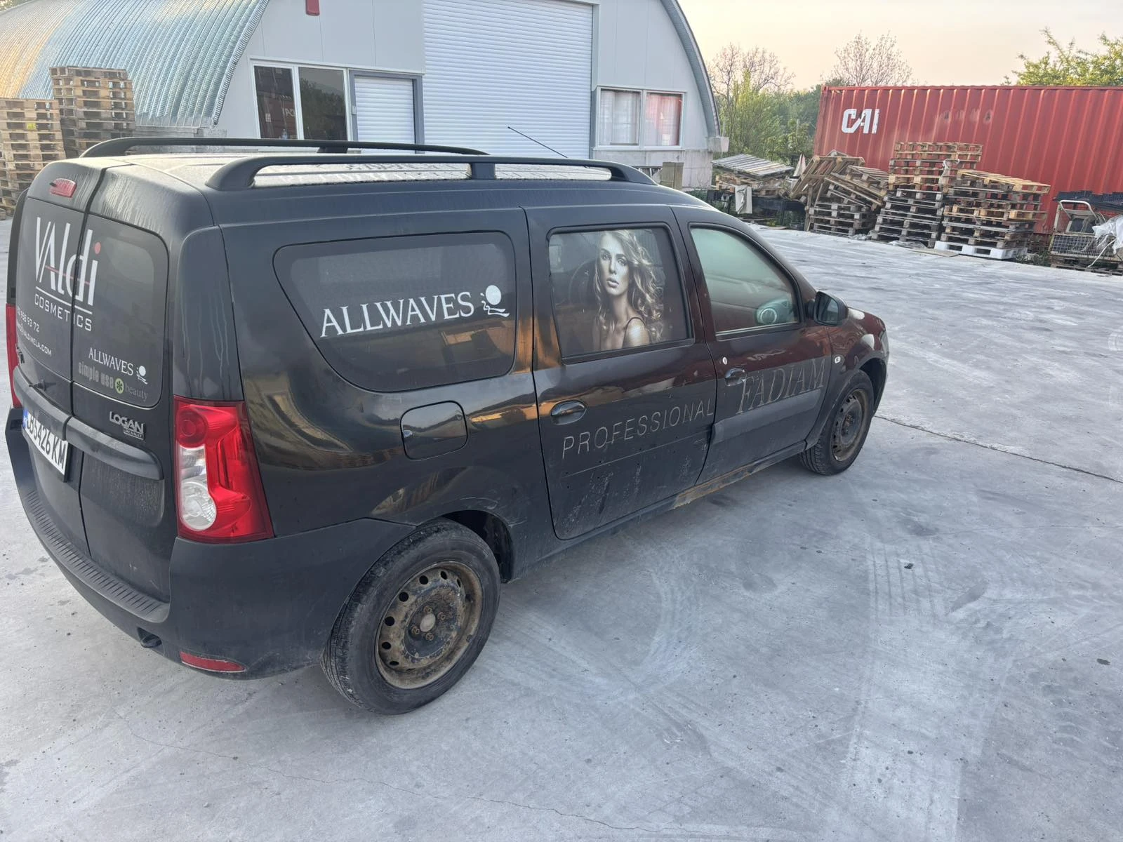 Dacia Logan, снимка 4 - Автомобили и джипове - 54546538